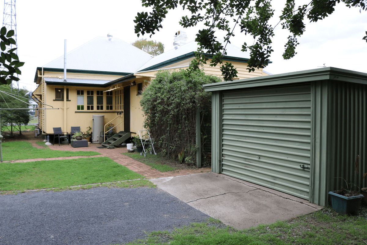 9 Creek Street, Oakey, QLD 4401