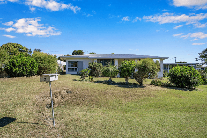 5 Repulse Esplanade, ST HELENS BEACH, QLD 4798