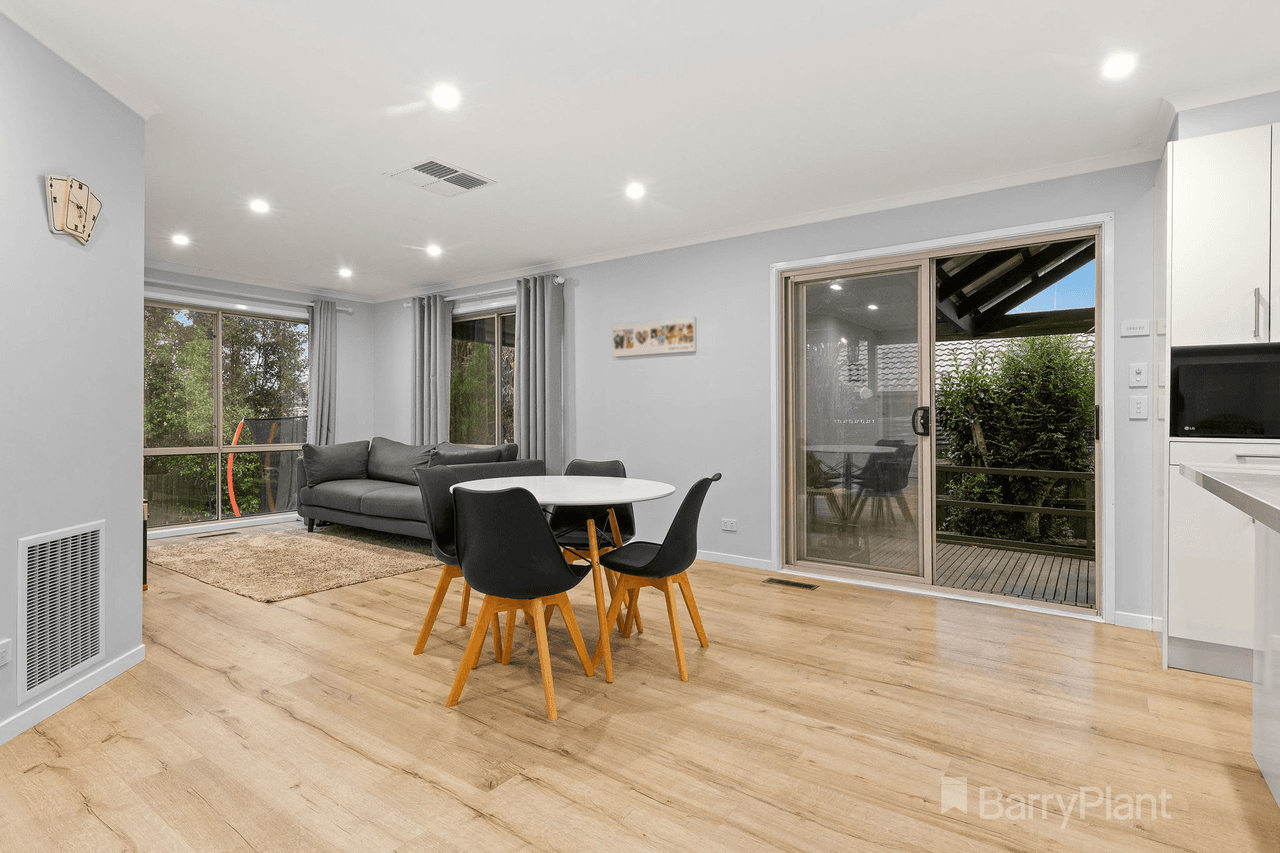 30 Deanswood Way, Narre Warren, VIC 3805