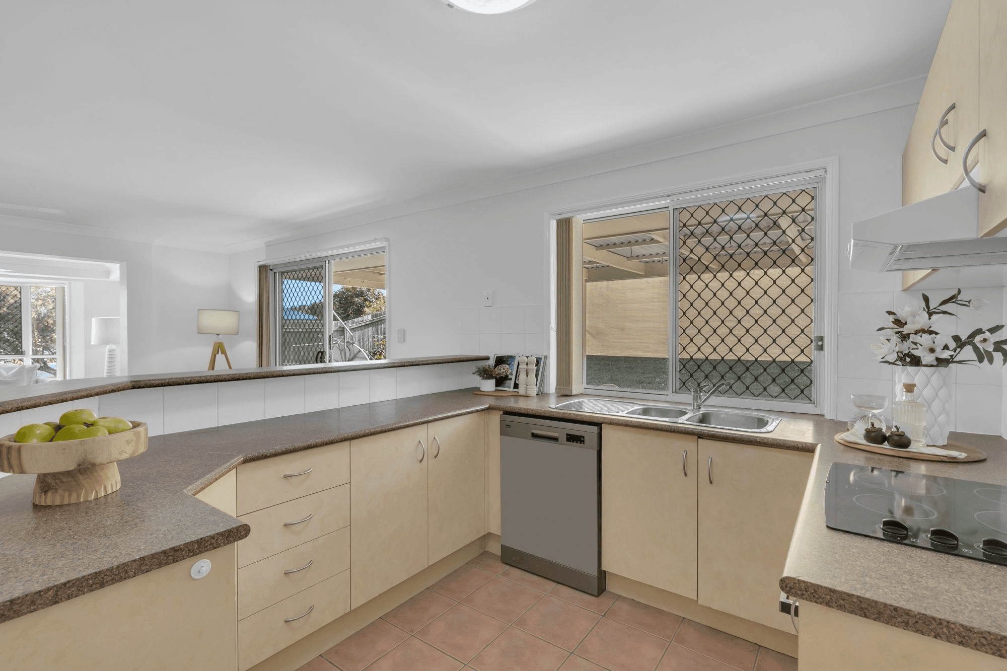 49 Lakeview Drive, DEEBING HEIGHTS, QLD 4306