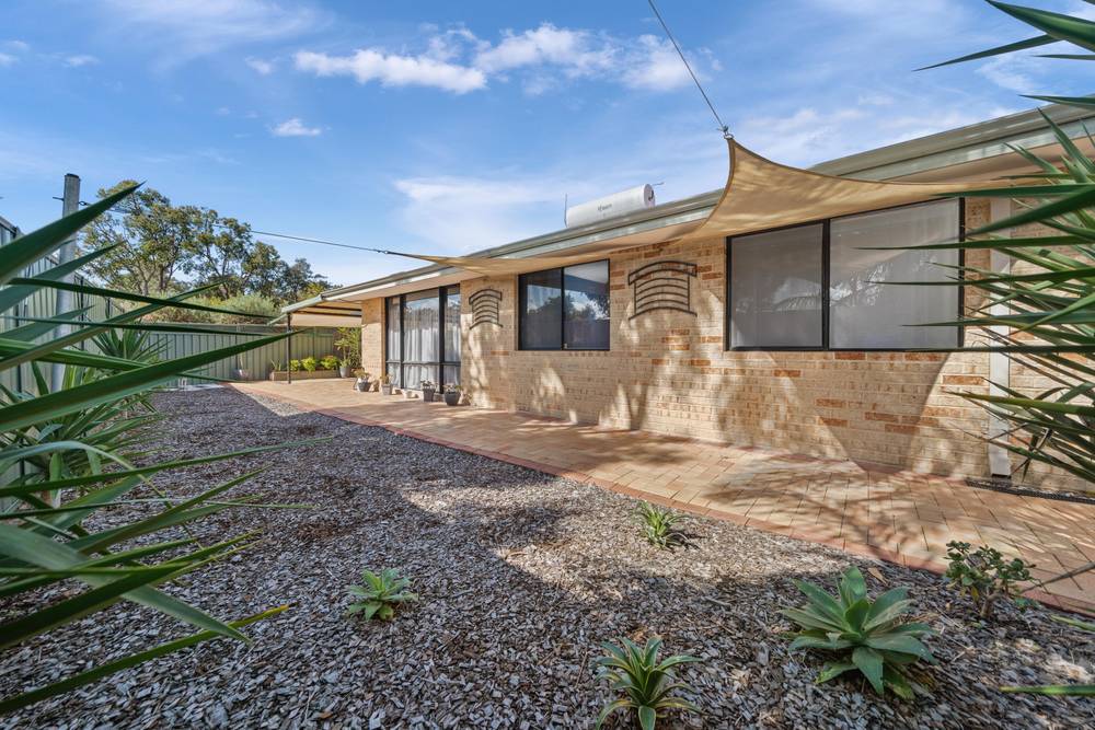 2 Mangrove Circuit, BANKSIA GROVE, WA 6031