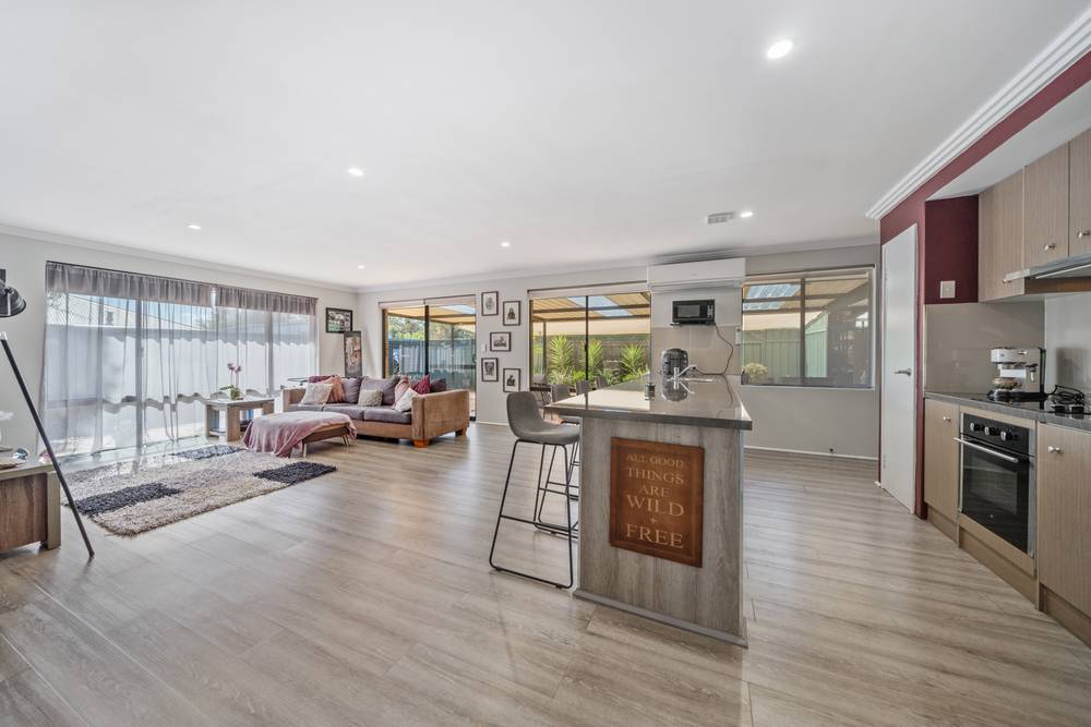 2 Mangrove Circuit, BANKSIA GROVE, WA 6031