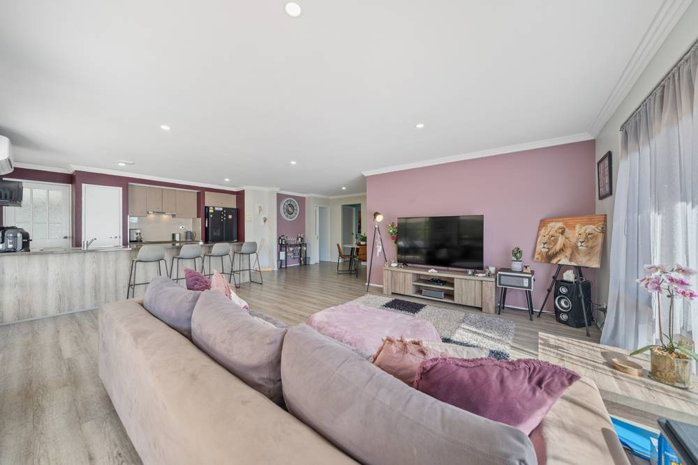 2 Mangrove Circuit, BANKSIA GROVE, WA 6031