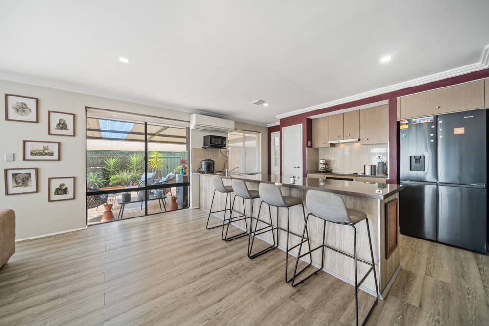 2 Mangrove Circuit, BANKSIA GROVE, WA 6031