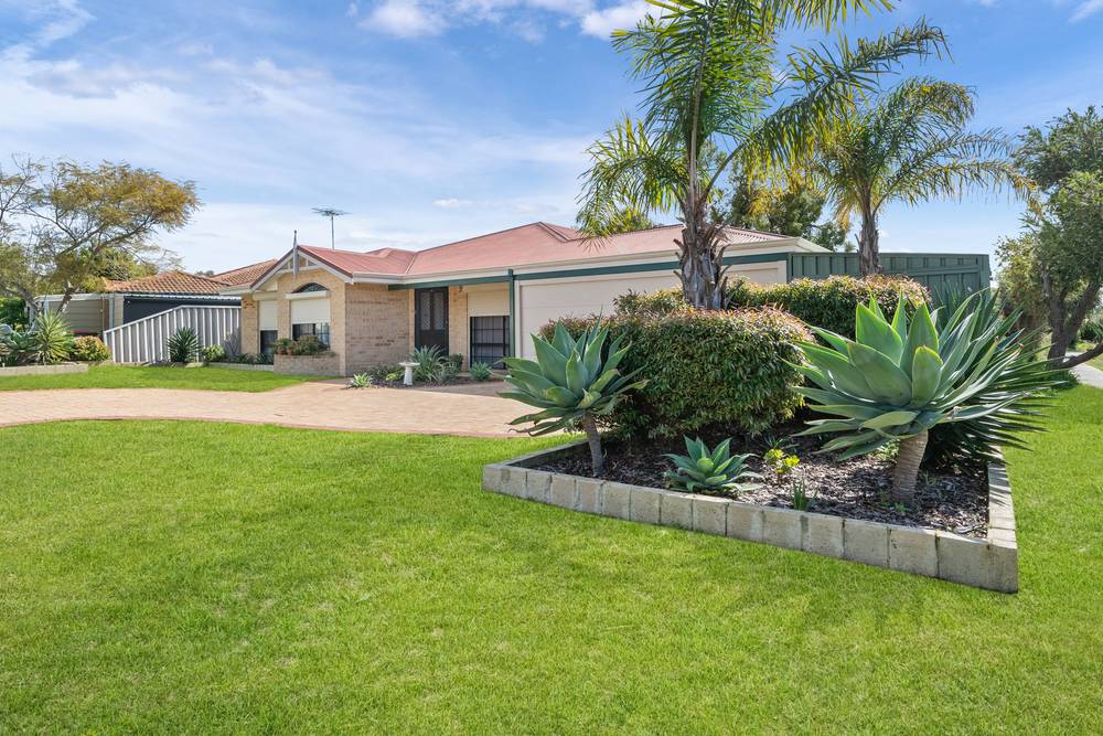 2 Mangrove Circuit, BANKSIA GROVE, WA 6031