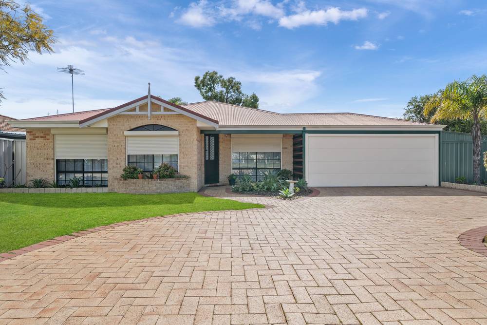 2 Mangrove Circuit, BANKSIA GROVE, WA 6031