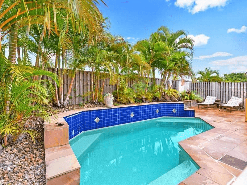 23 Ranier Crescent, Varsity Lakes, QLD 4227