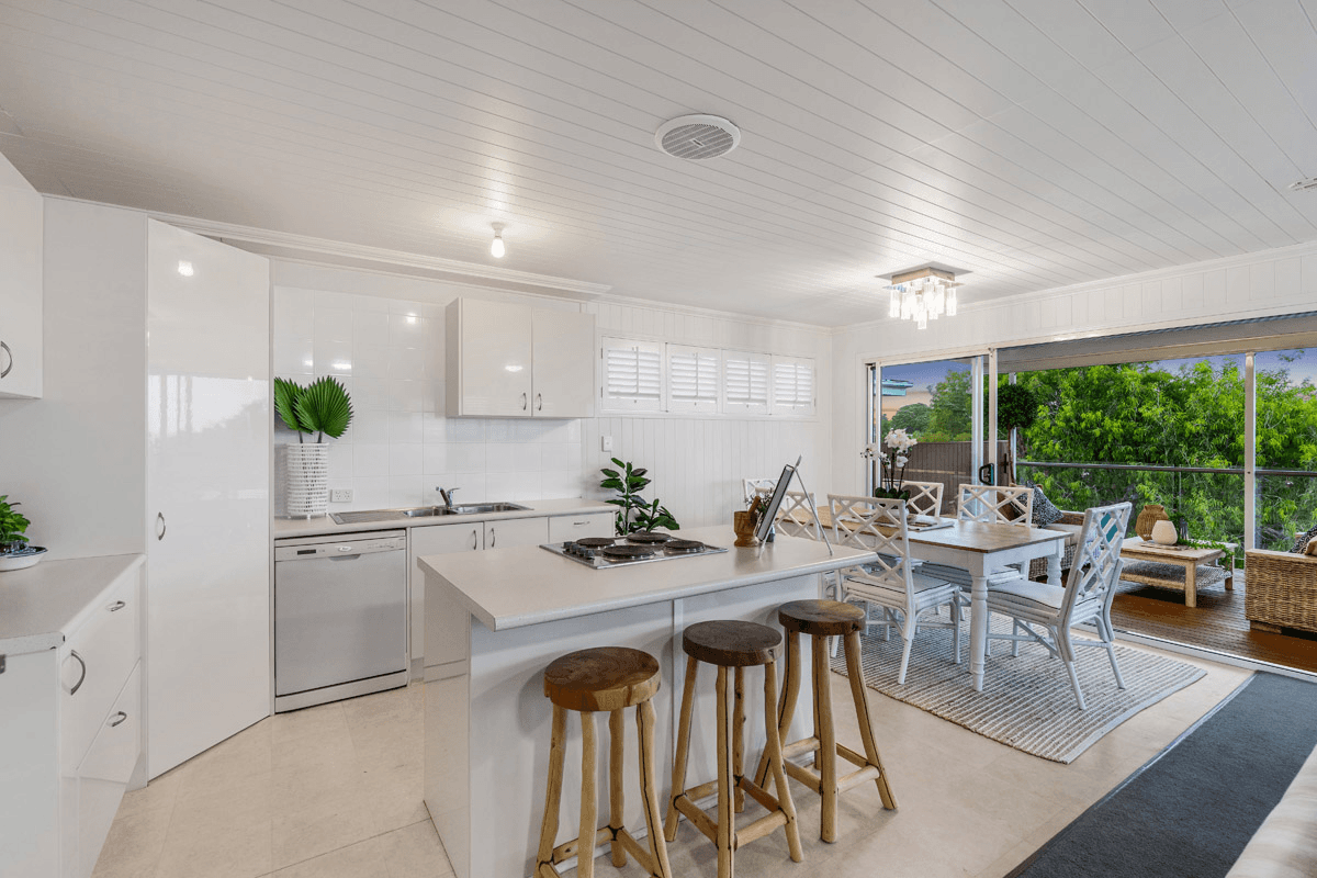 37 Benalla Street, Manly, QLD 4179