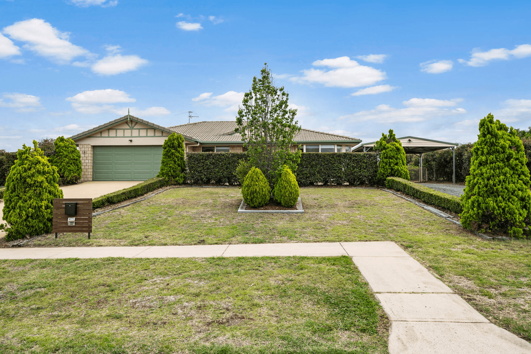 22 Curlew Street, MERINGANDAN WEST, QLD 4352