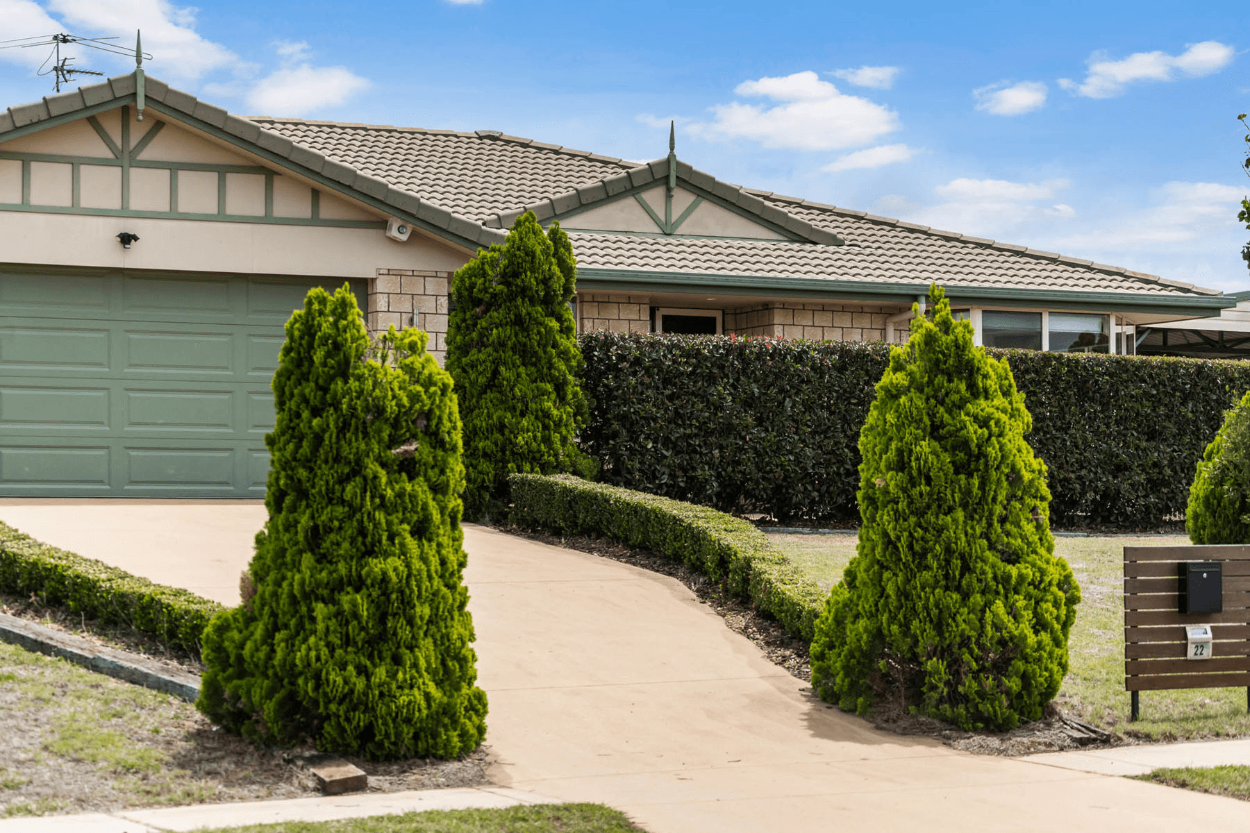 22 Curlew Street, MERINGANDAN WEST, QLD 4352