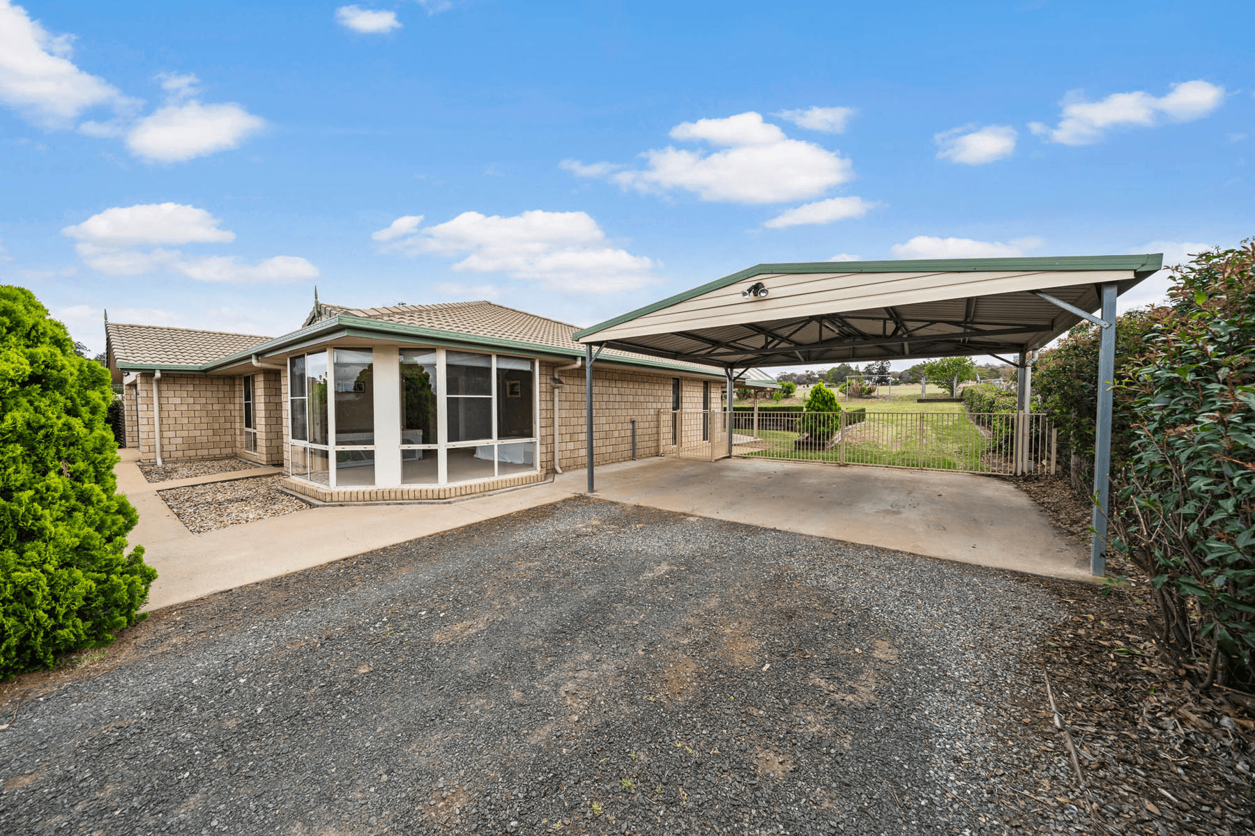 22 Curlew Street, MERINGANDAN WEST, QLD 4352