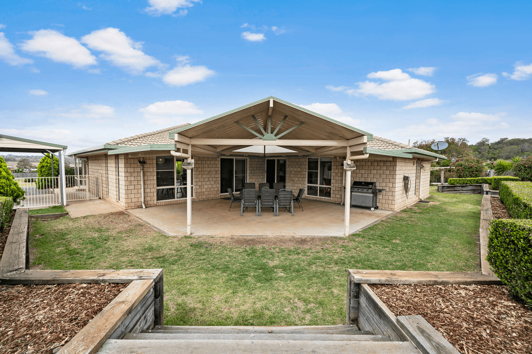 22 Curlew Street, MERINGANDAN WEST, QLD 4352