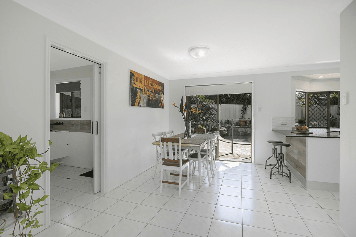 37 Buenavista Avenue, THORNLANDS, QLD 4164