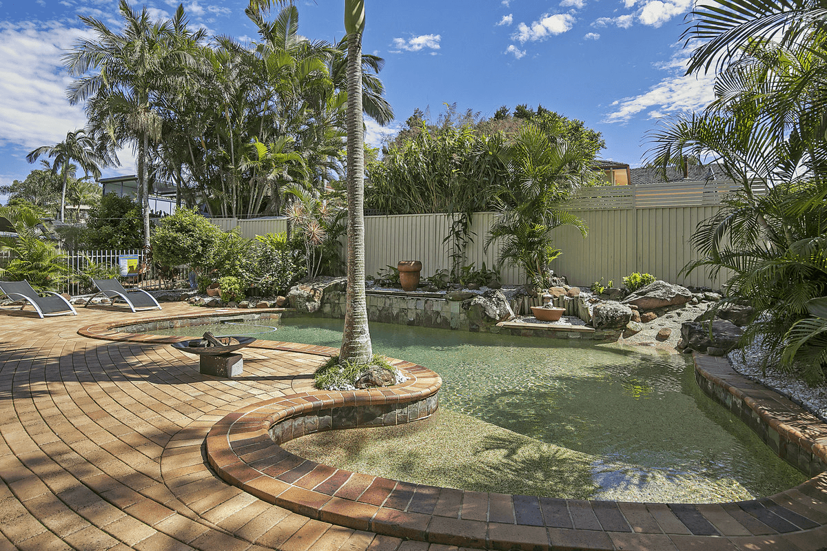 37 Buenavista Avenue, THORNLANDS, QLD 4164