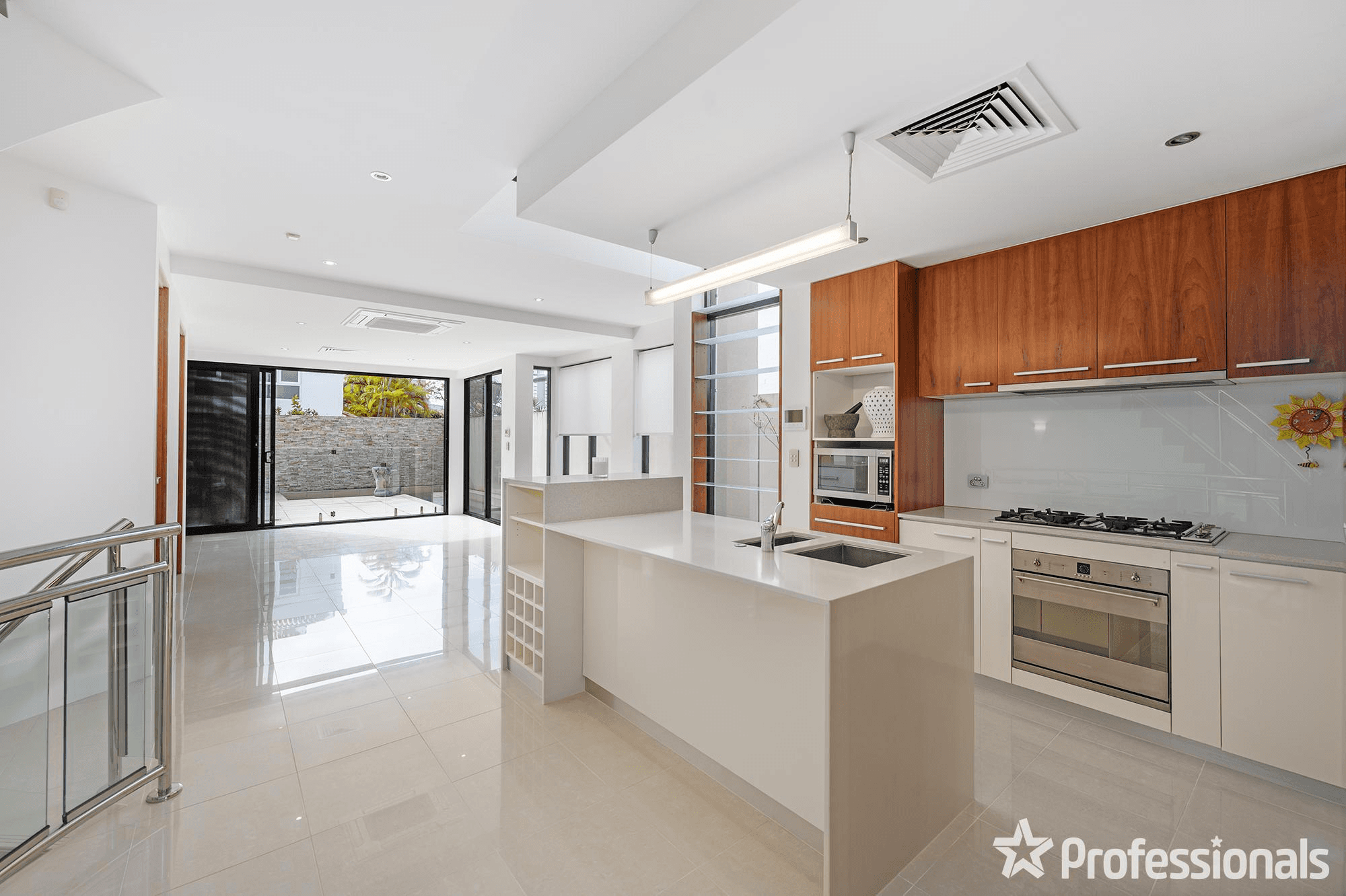 41A Peak Avenue, MAIN BEACH, QLD 4217