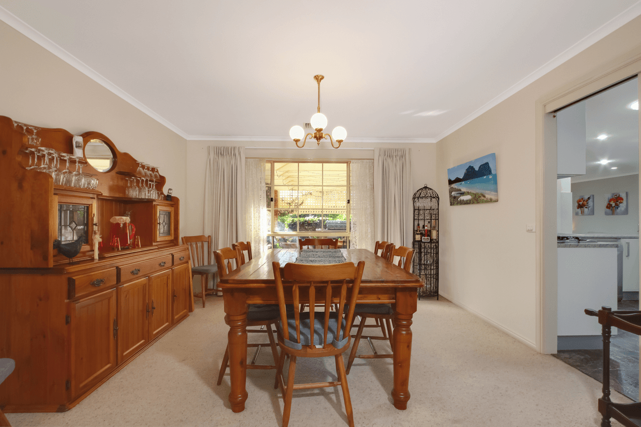 4 Stromlo Place, Jerrabomberra, NSW 2619