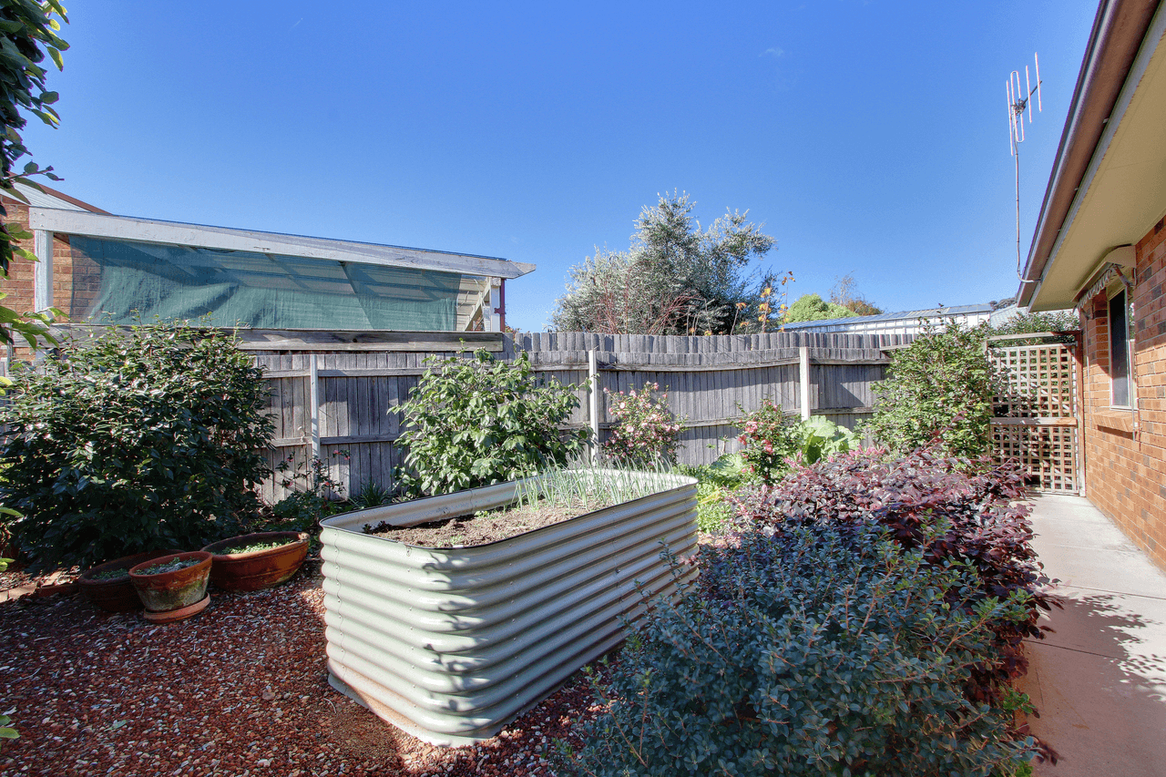 4 Stromlo Place, Jerrabomberra, NSW 2619