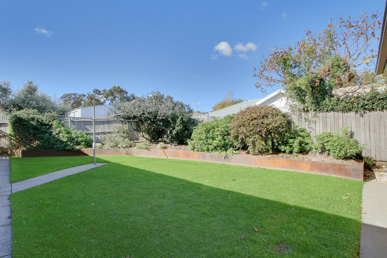 4 Stromlo Place, Jerrabomberra, NSW 2619