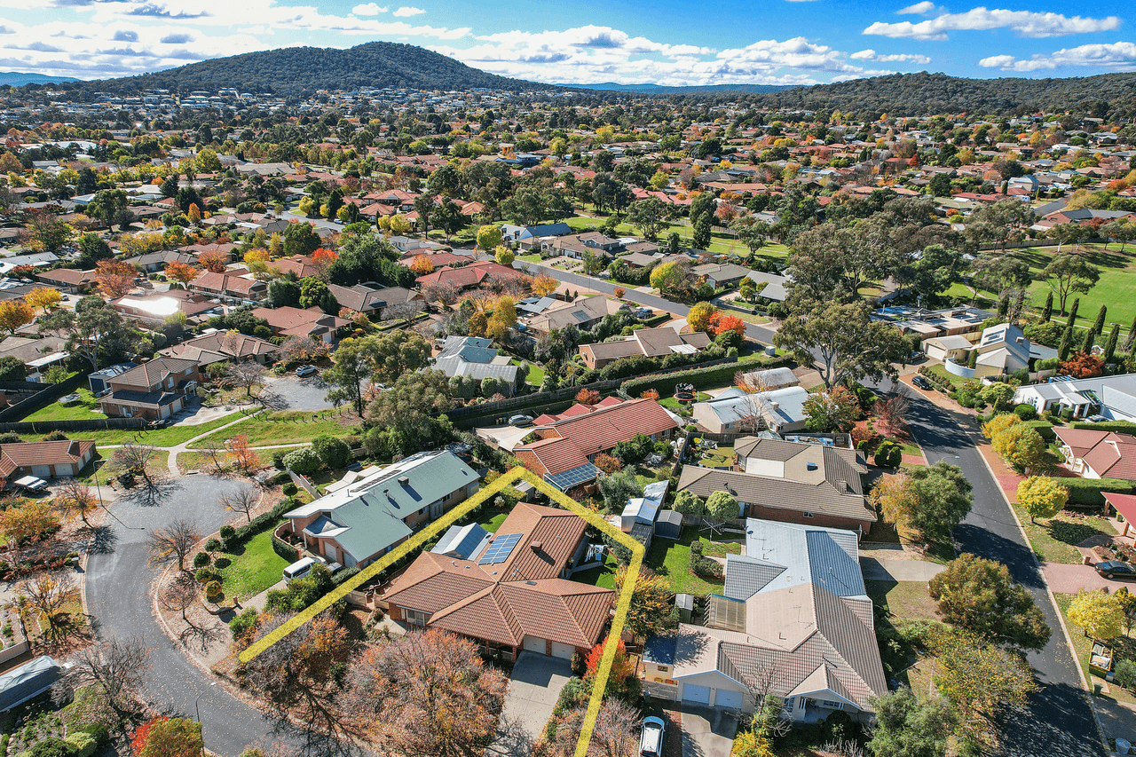 4 Stromlo Place, Jerrabomberra, NSW 2619