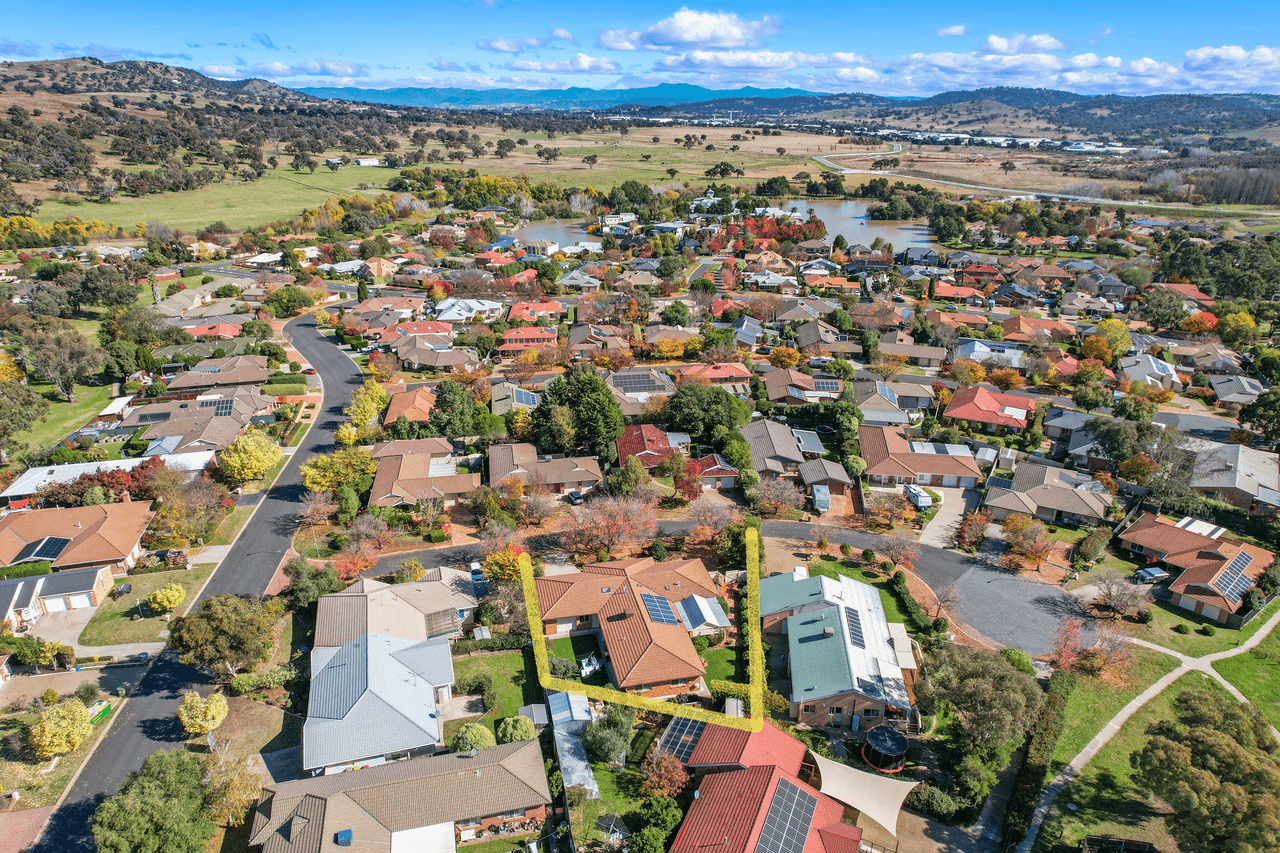 4 Stromlo Place, Jerrabomberra, NSW 2619