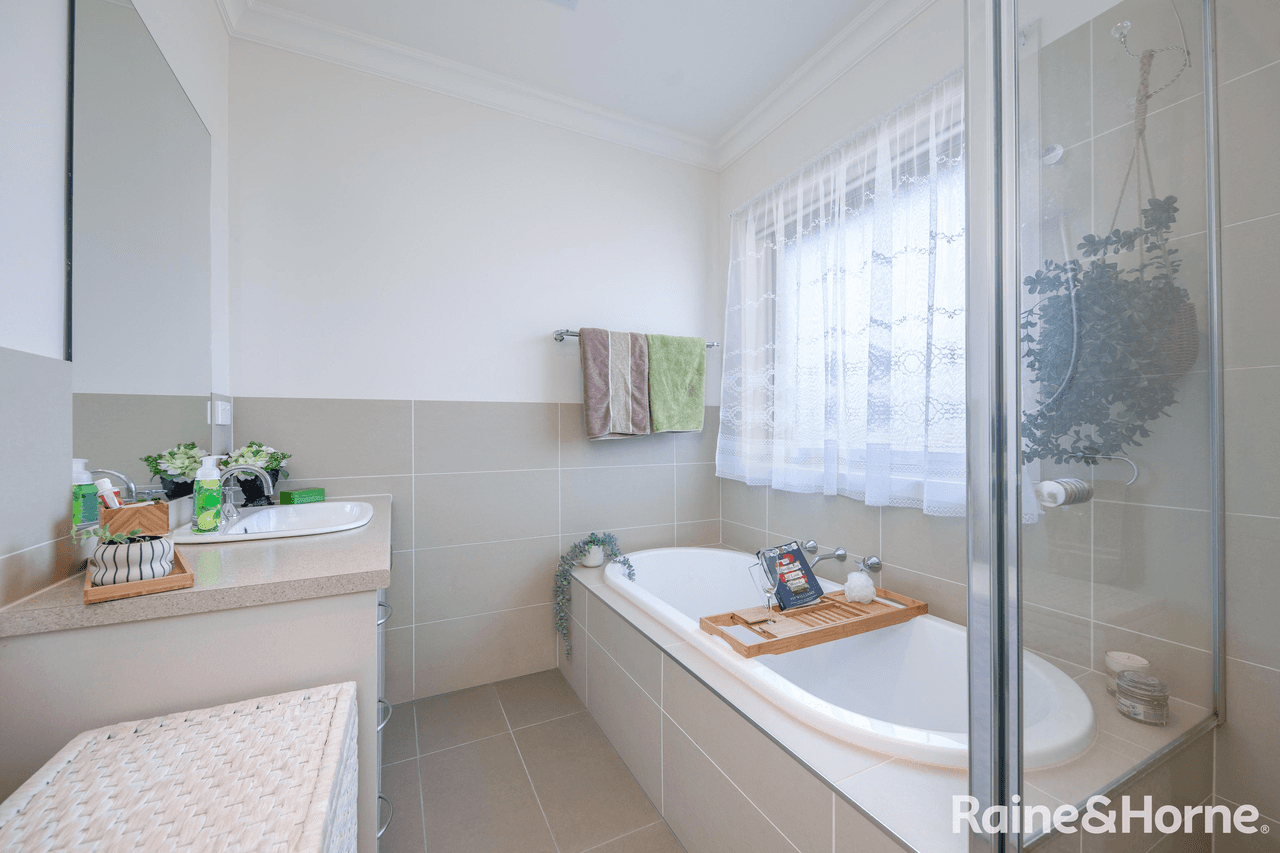 9 Elizabeth Court, RIDDELLS CREEK, VIC 3431