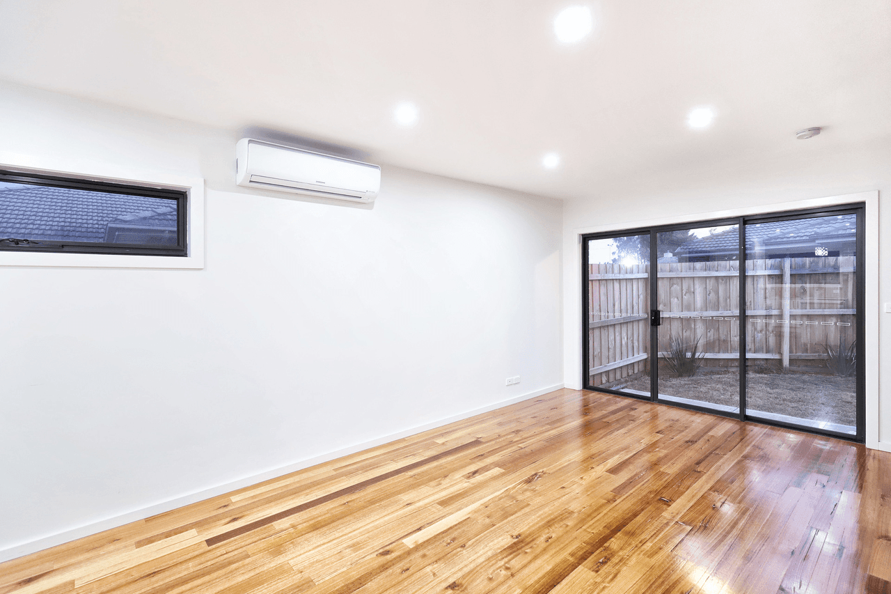 2/15 Wattleglen Street, Craigieburn, VIC 3064