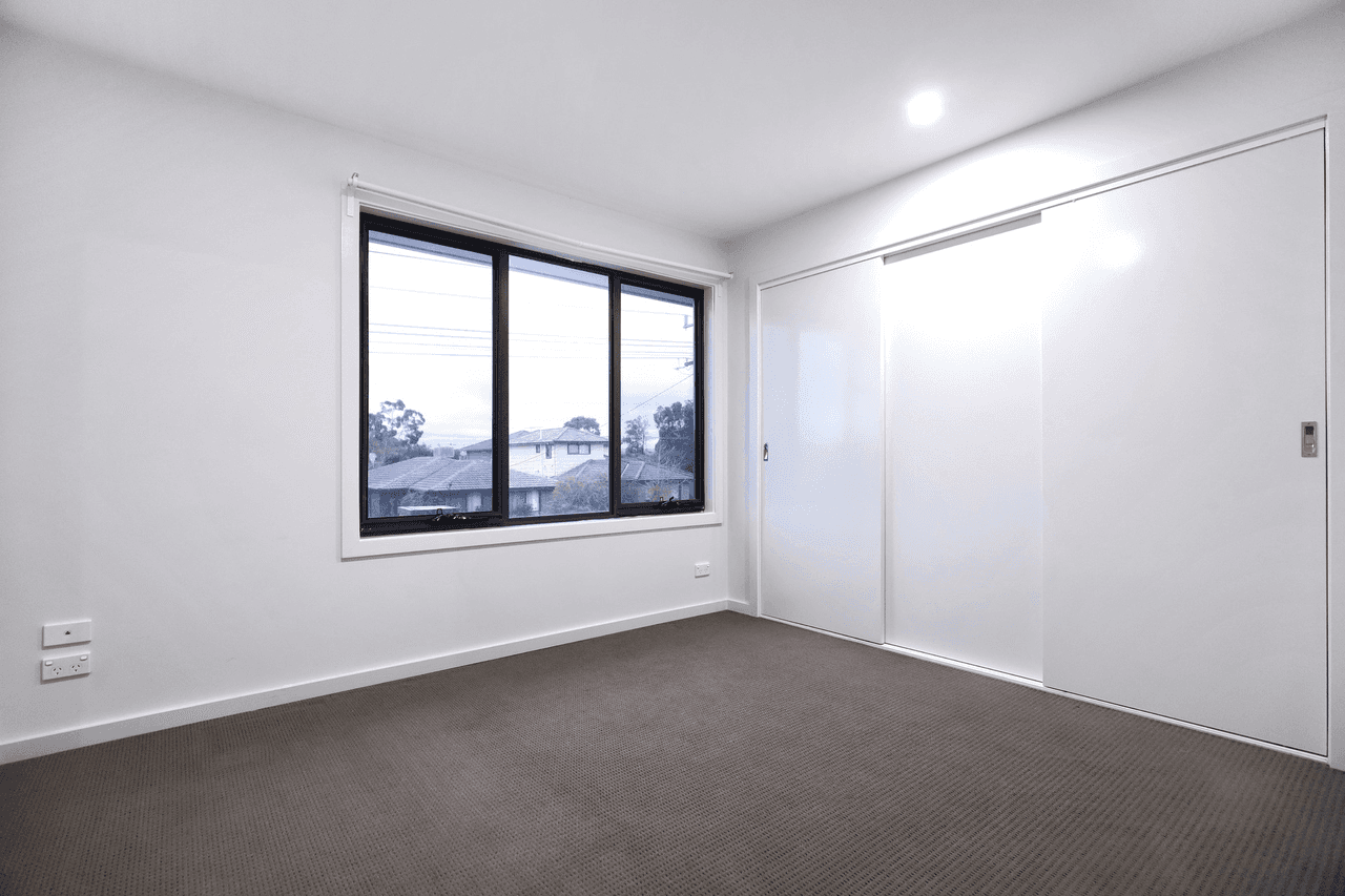 2/15 Wattleglen Street, Craigieburn, VIC 3064