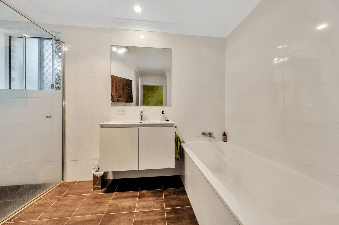 7 Donegal Road, BERKELEY VALE, NSW 2261