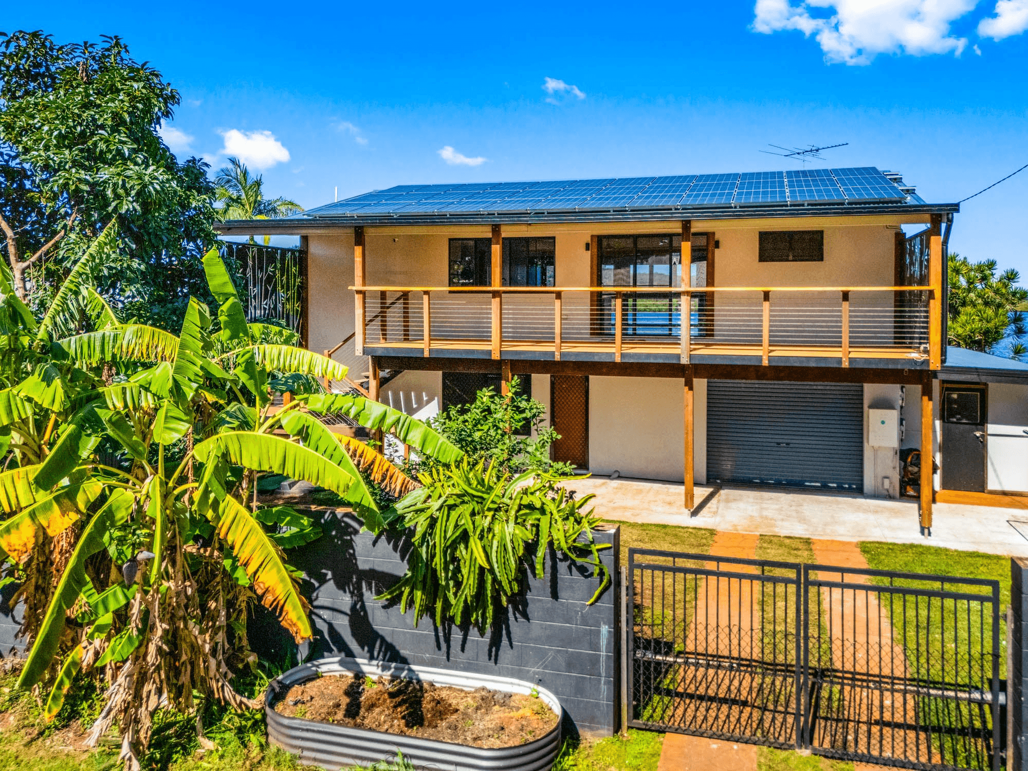 28 Oasis Drive, RUSSELL ISLAND, QLD 4184