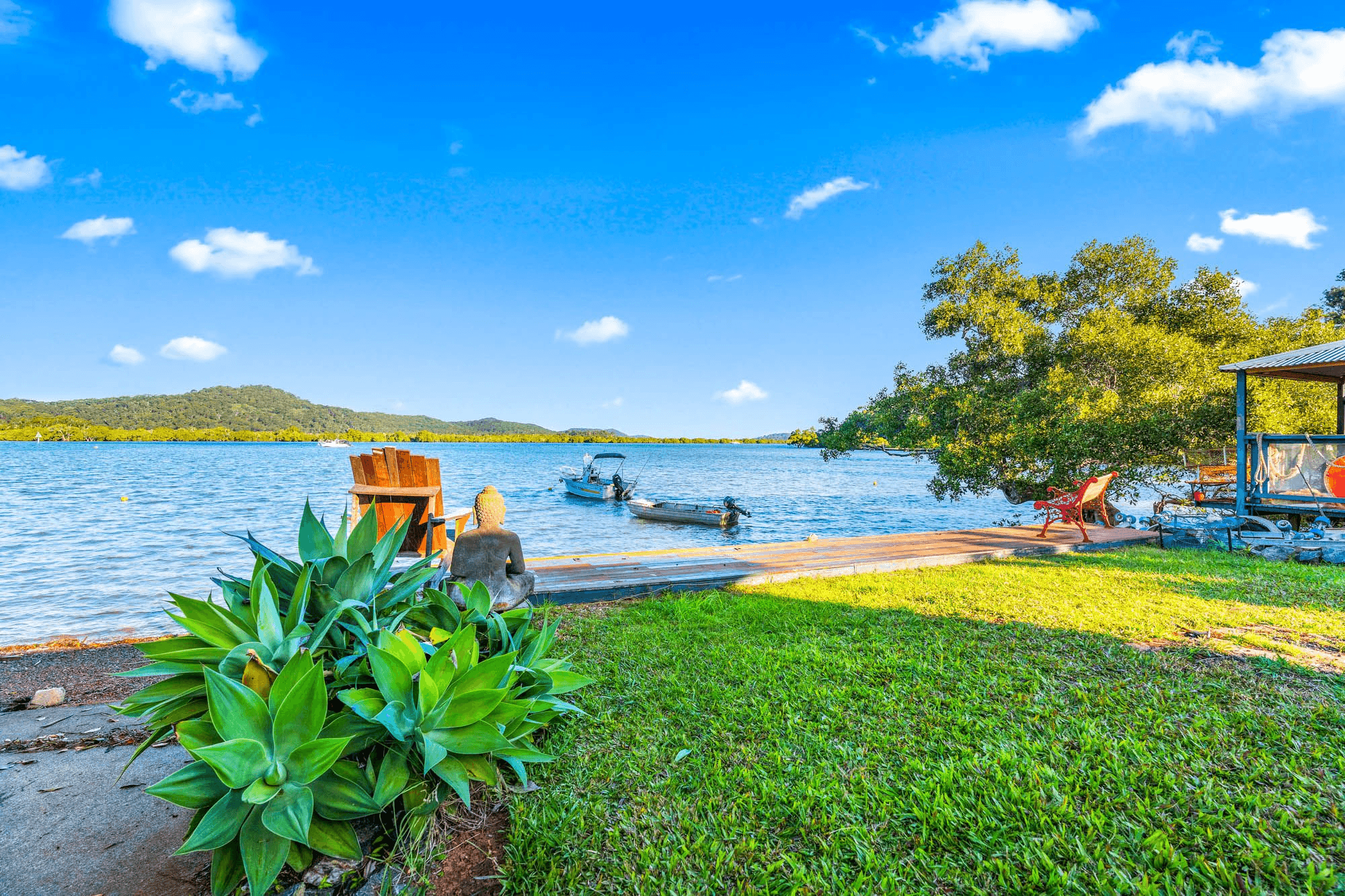 28 Oasis Drive, RUSSELL ISLAND, QLD 4184