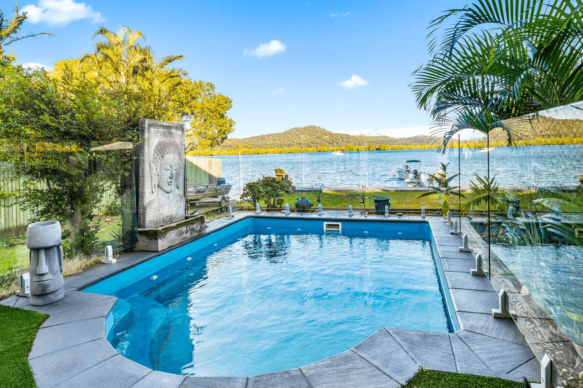 28 Oasis Drive, RUSSELL ISLAND, QLD 4184