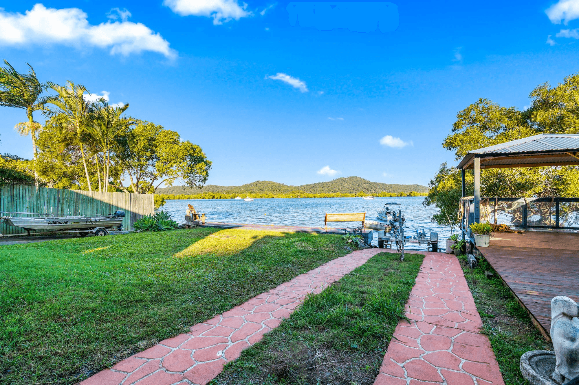 28 Oasis Drive, RUSSELL ISLAND, QLD 4184