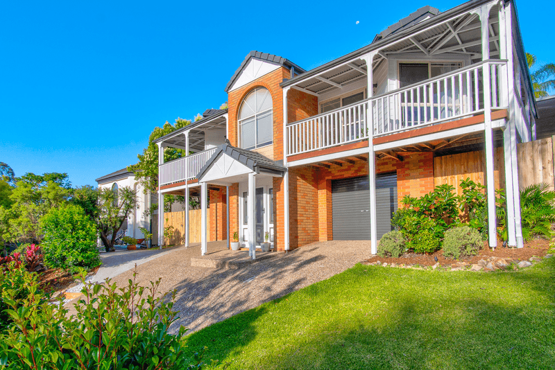 8 Pacific Pines Boulevard, PACIFIC PINES, QLD 4211