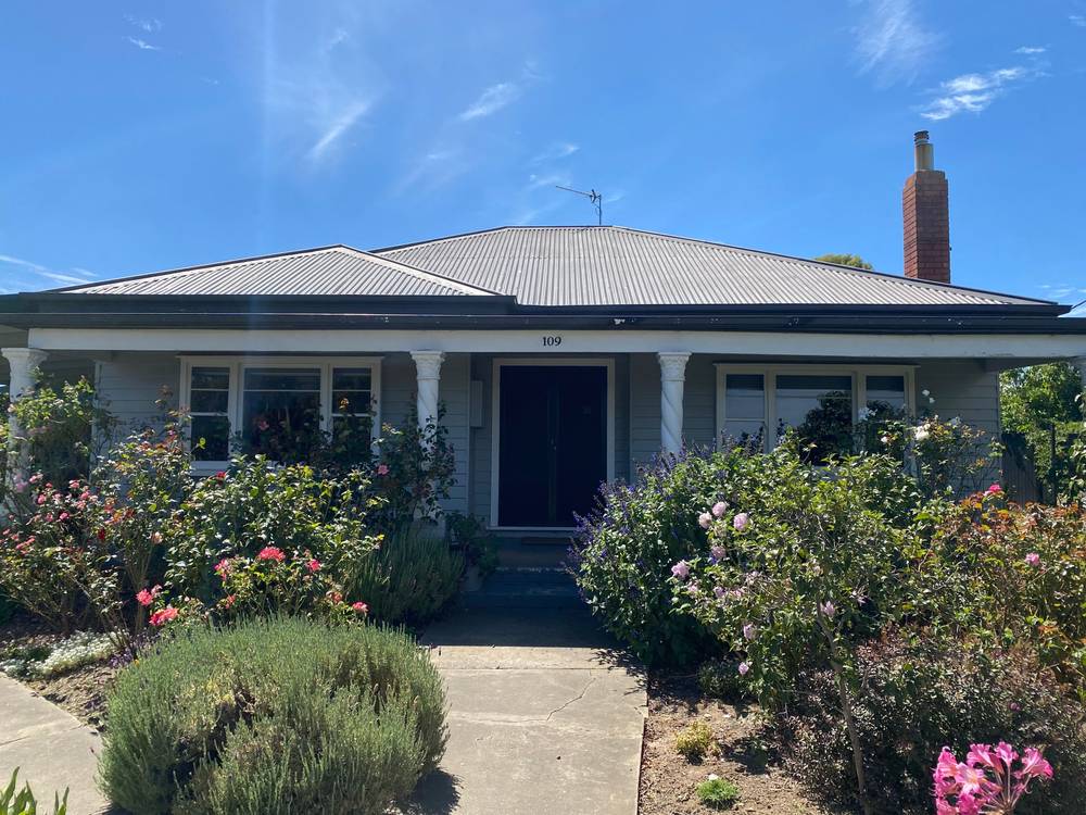 109 CLUNES ROAD, CRESWICK, VIC 3363