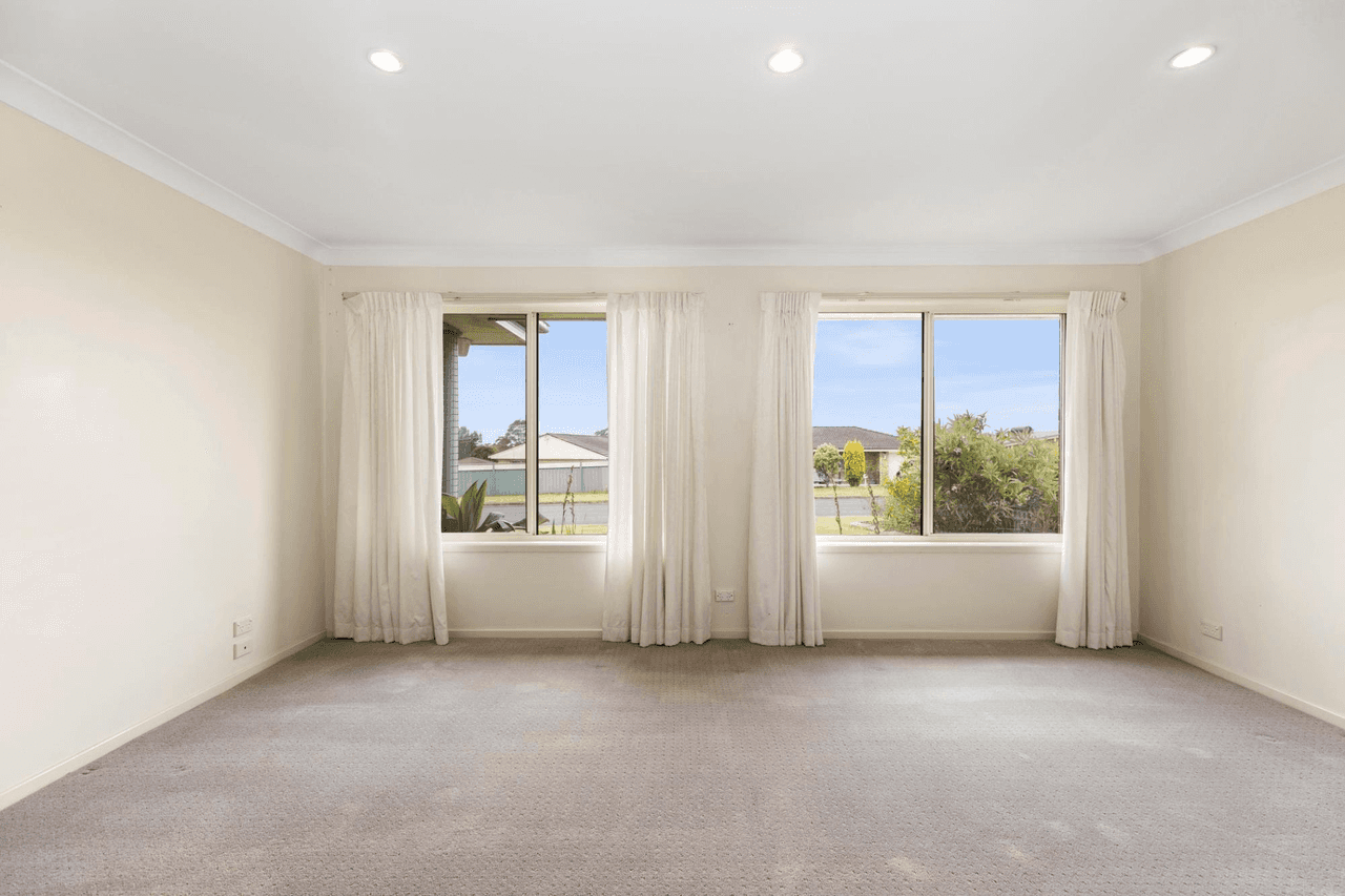 43 Village Drive, ULLADULLA, NSW 2539