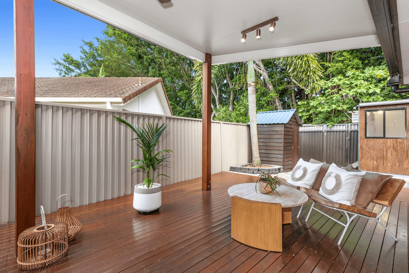 1/9 Flora Close, BURLEIGH WATERS, QLD 4220