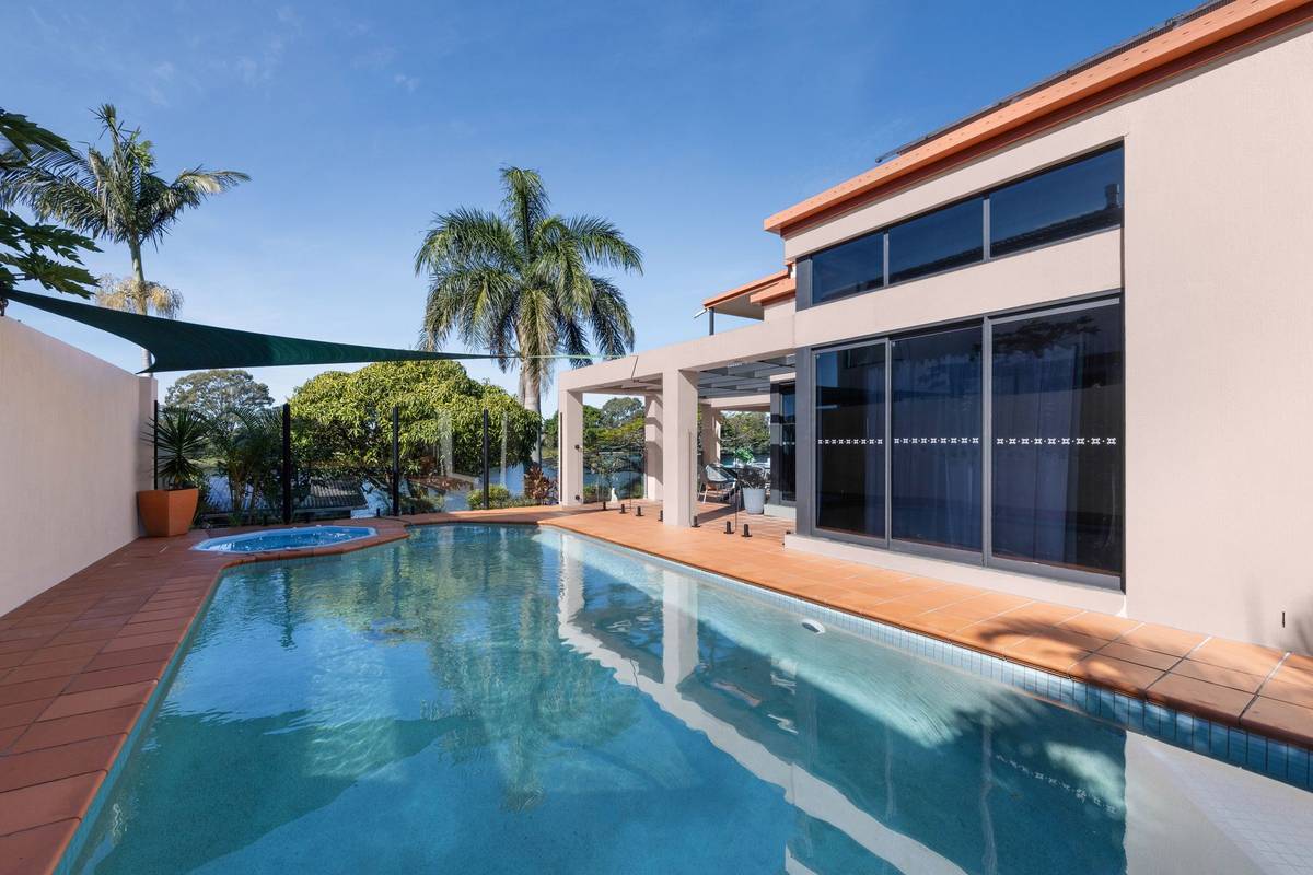 8 Ivor Court Benowa QLD 4217 Realty com au 8 Ivor Court Benowa QLD 4217 Realty com au