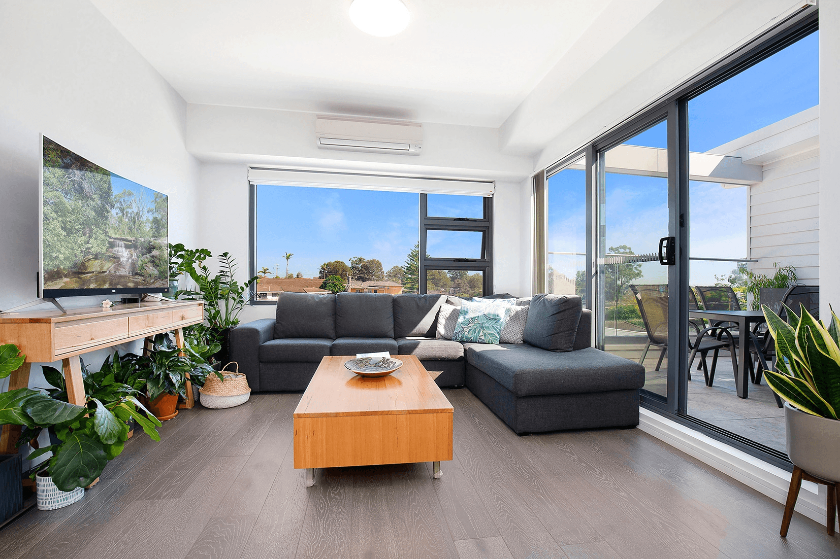 302/192 Caroline Chisholm Drive, Winston Hills, NSW 2153