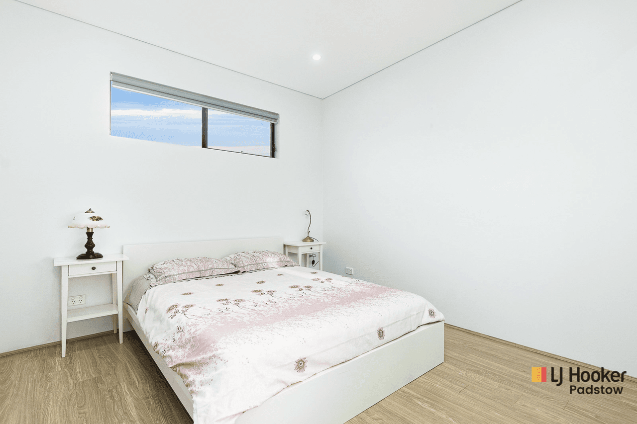 35 Gowlland Parade, PANANIA, NSW 2213