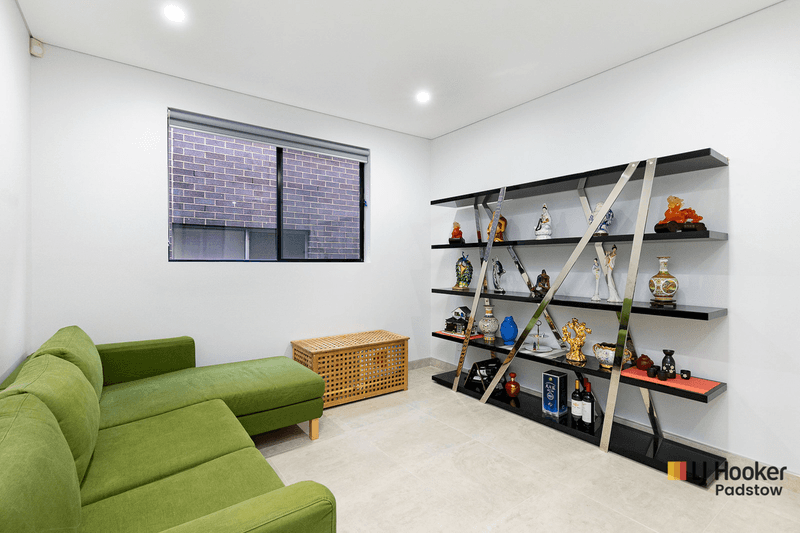 35 Gowlland Parade, PANANIA, NSW 2213