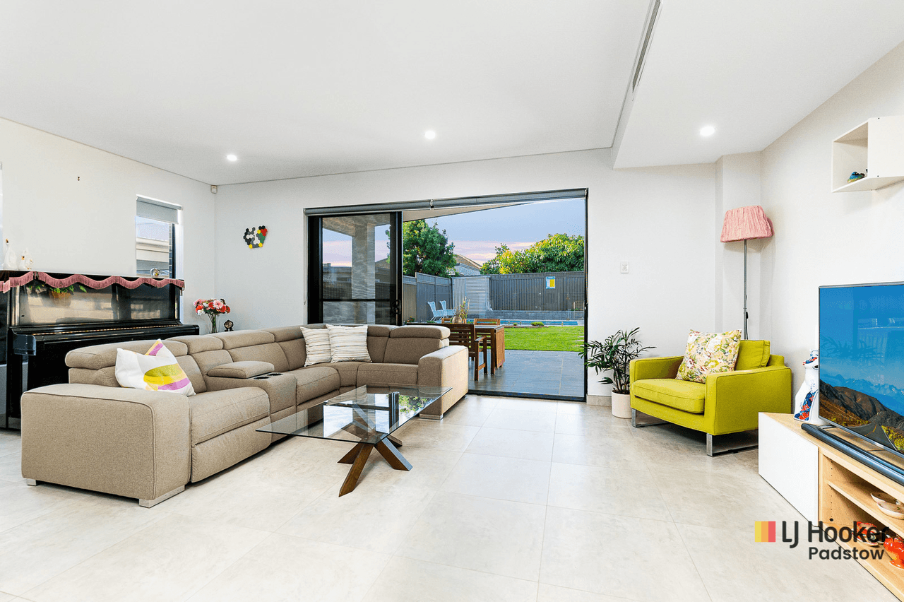 35 Gowlland Parade, PANANIA, NSW 2213