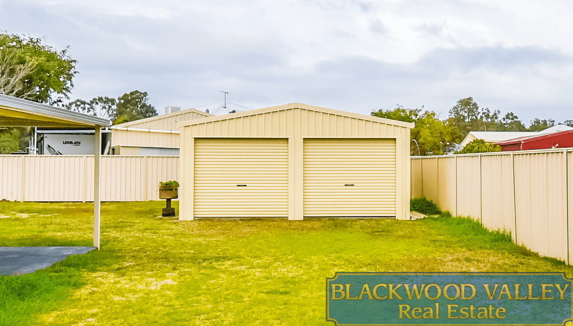 31 Ecclestone Street, DONNYBROOK, WA 6239