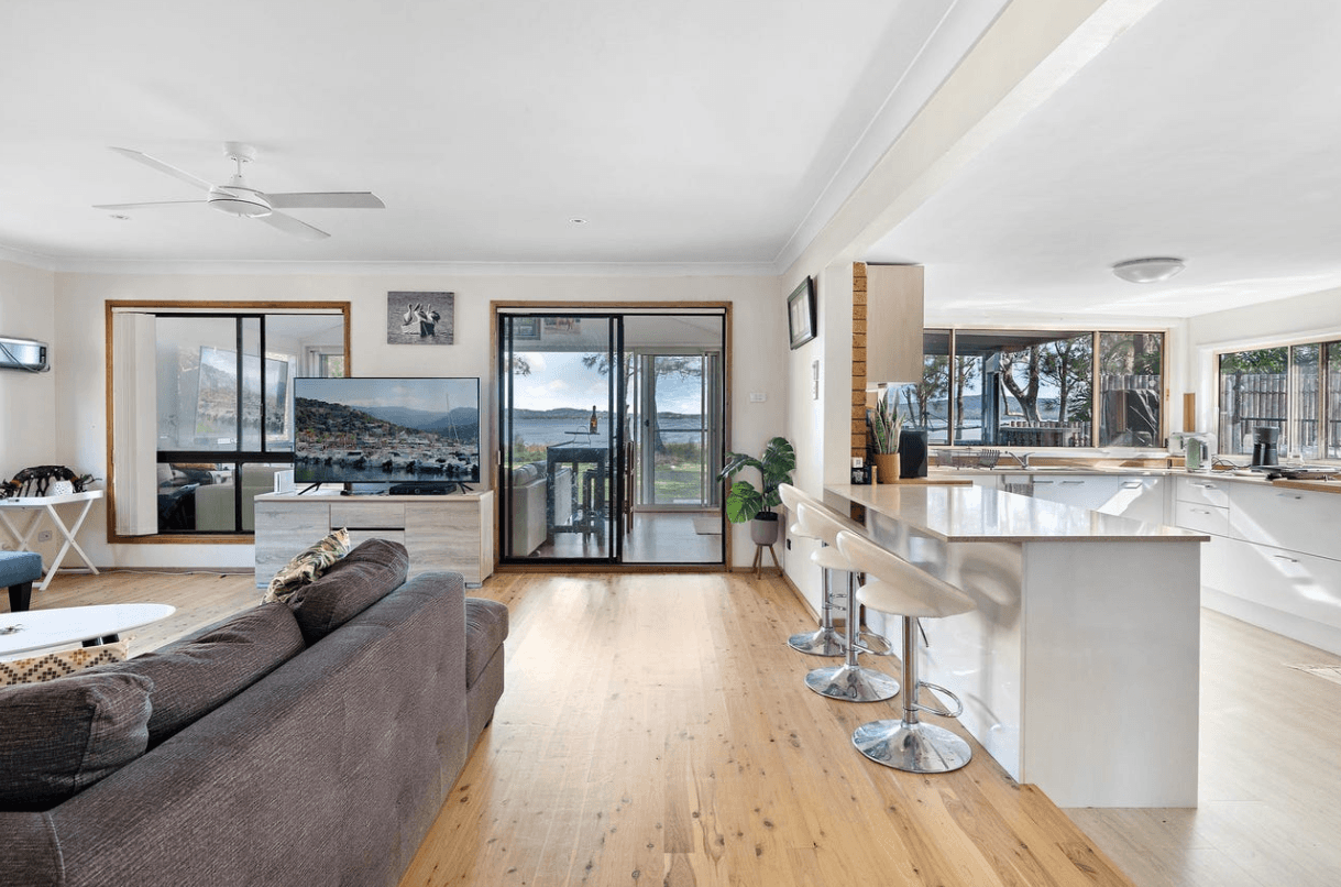 17 Kalua Drive, CHITTAWAY BAY, NSW 2261