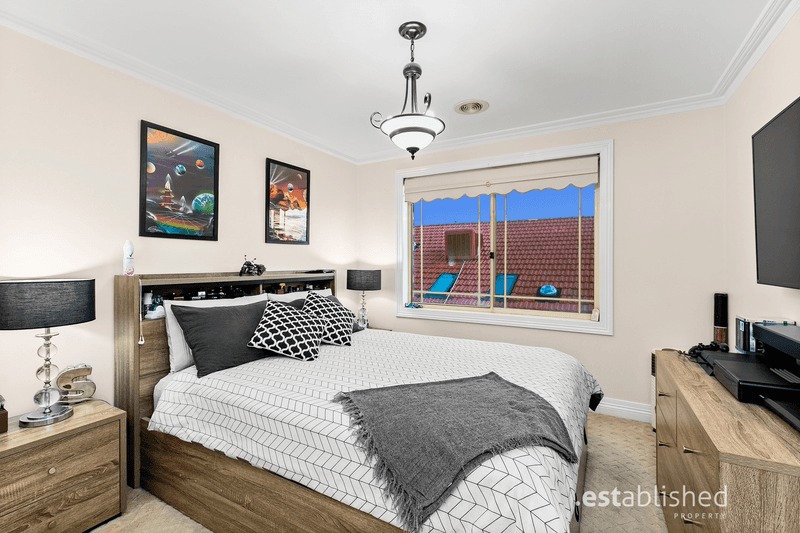 11 Brentley Close, POINT COOK, VIC 3030