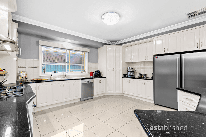 11 Brentley Close, POINT COOK, VIC 3030