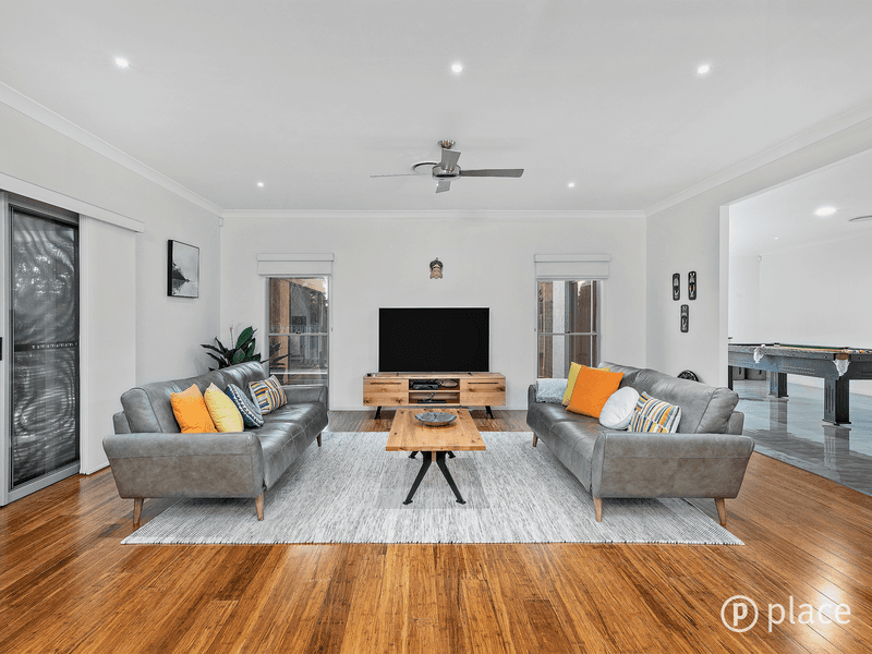 8 Ivy Crescent, Wakerley, QLD 4154