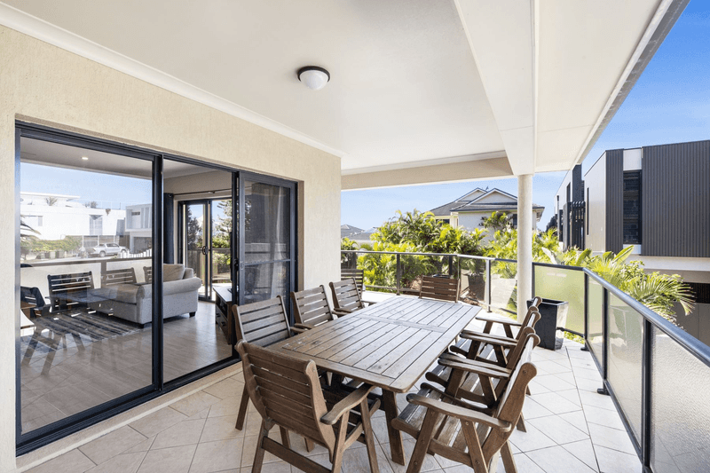 2/42A Werrina Parade, BLUE BAY, NSW 2261