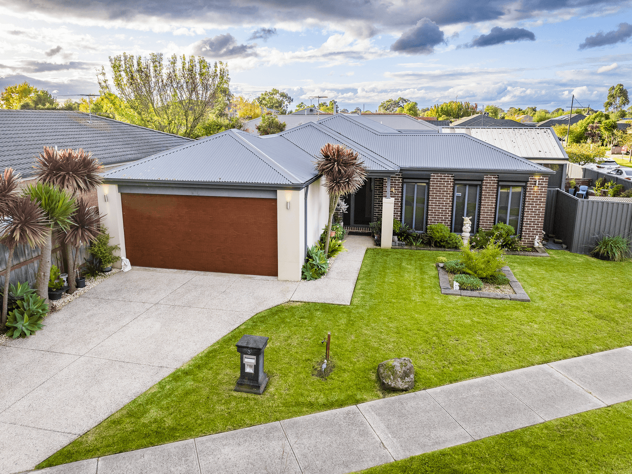 8 Forest Oak Court, CRANBOURNE, VIC 3977