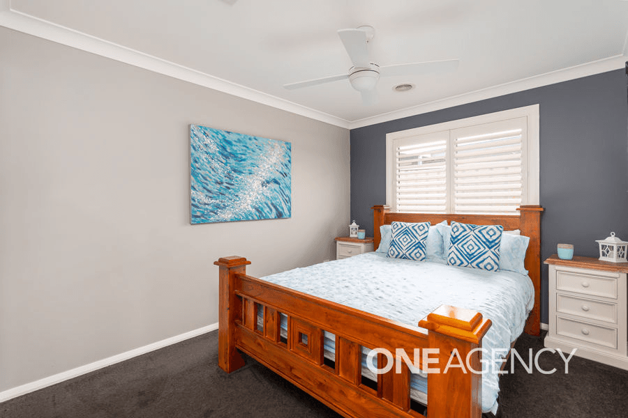 20 BARTON AVENUE, LLOYD, NSW 2650