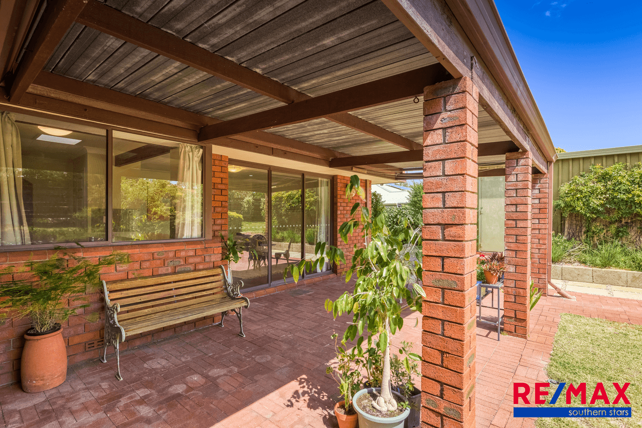 20  Waraker Way, Leeming, WA 6149